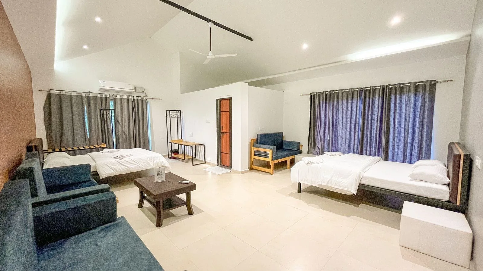 6 Sharing Deluxe Room in Dandeli